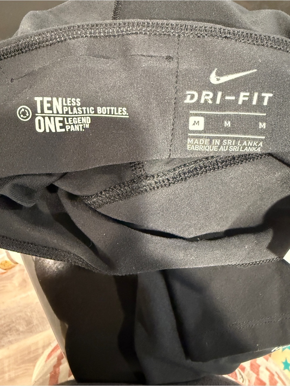 Nike Dri-FIT Cropped Capri Leggings Black Reflective Graphic Size Medium - Picture 9 of 9